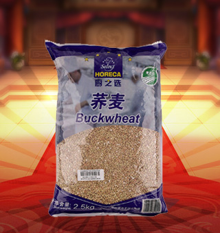 廚之選(HORECA SELECT)蕎麥產(chǎn)自遼寧朝陽2.5kg每袋，精選蕎麥為原材料，經(jīng)人工清洗去雜等多道工序，精心制作而成。質(zhì)地干燥，選料考究，口味純正，特有的醇香，品質(zhì)有保障，受眾人喜愛。塑料質(zhì)地包裝，其含有豐富營養(yǎng)，使用方便，美味可口，深受廣大消費者青睞。