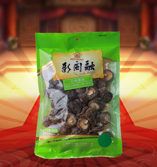 新閩融無根厚菇產(chǎn)自浙江麗水250g每袋，精選優(yōu)質(zhì)厚菇，經(jīng)先進工藝加工而成，其味清香可口，質(zhì)地細膩，是一種風味獨特的食用菌。將本品用清水洗凈浸泡后，可直接與肉絲爆炒、排骨煲湯，或作為佐料，葷素皆宜。本產(chǎn)品采用的是袋裝的包裝方式，包裝較輕，讓您攜帶起來更加的方便自如。
