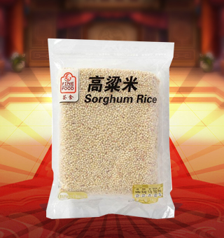 薈食(FINE FOOD)高粱米產(chǎn)自遼寧朝陽1kg每袋，精選上等高粱，顆顆飽滿，晶瑩剔透，營養(yǎng)健康。蛋白質(zhì)中賴氨酸含量較低，屬于半完全蛋白質(zhì)。高梁的尼克酸含量也不如玉米多，但卻能為人體所吸收。育種、種植、收割、加工，全程嚴(yán)格執(zhí)行標(biāo)準(zhǔn)，放心食用。