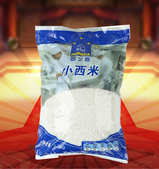 廚之選(HORECA SELECT)小西米產(chǎn)自廣東廣州2.5kg每袋，選用優(yōu)質(zhì)木薯為原料，天然無公害的木薯經(jīng)層層篩選，經(jīng)先進(jìn)的工藝精制而成。小西米飽滿鮮亮，色澤盈潤，滿足你的味蕾，嚴(yán)苛的每個步驟確保每顆都是優(yōu)質(zhì)的真材實料。小西米煮粥味香松軟，甜糯密稠，黏而不膩，蘊含自然甜味。