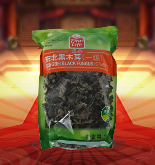 薈食(FINE LIFE)一級東北黑木耳產(chǎn)自黑龍江牡丹江250g每袋，精選新鮮食用木耳，從采摘、加工、包裝都經(jīng)過嚴(yán)格的食用消毒檢驗，衛(wèi)生安全，放心食用?？诟邢愦喔挥袕椥?，食用價值高，可用來配菜、涼拌、搭配煲湯、小炒等，多種吃法，多種營養(yǎng)選擇。采用透明的塑料包裝，大氣美觀，新鮮清晰可見，方便消費(fèi)者們的選購，質(zhì)量保證，放心購買。