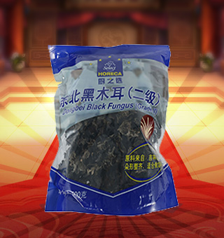 廚之選HS二級東北黑木耳產(chǎn)自黑龍江牡丹江250g每袋，精選優(yōu)質(zhì)片狀銀耳經(jīng)過領(lǐng)先工藝烘干而成，衛(wèi)生安全，色澤乳白色，半透明，柔軟有彈性?？芍苯优c肉絲爆炒、與枸杞、紅棗煲湯，或作為佐料，葷素皆宜，食法多樣，是一道美味食材。采用透明的塑料包裝，大氣美觀，新鮮清晰可見，方便消費(fèi)者們的選購，質(zhì)量保證，放心購買。