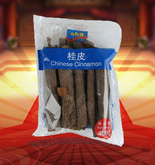 宜客(AKA)桂皮產(chǎn)自四川成都400g每袋，茶樹菇是一種低熱量、低脂肪的食品，其外觀呈褐色，味道鮮美，具有滑、鮮、嫩的特點。茶樹菇含有大量的稀有元素——脂肪、維生素、膳食纖維、碳水化合物、鎂、鐵等元素，給人提供所需營養(yǎng)。