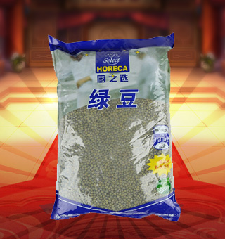 廚之選HS精選綠豆產(chǎn)自吉林白城2.5kg每袋，精細(xì)加工而成，質(zhì)量上乘，備受廣大專業(yè)廚師的厚愛，外形飽滿，深受消費者歡迎。保留了綠豆中原有的滋味、氣味和全部的營養(yǎng)物質(zhì)，風(fēng)味獨特，定會讓您回味無窮。不使用化學(xué)劑、無化學(xué)殘留、不破壞營養(yǎng)成分，給家人一份天然、一份健康、一份安心。