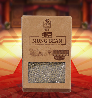 薈食(FINE FOOD)綠豆產(chǎn)自吉林白城380g每袋，薈食為麥德龍自有品牌，采選優(yōu)質(zhì)綠豆，經(jīng)過嚴(yán)格的篩選流程，確保每一粒綠豆的質(zhì)量安全。本產(chǎn)品富含豐富的蛋白質(zhì)、脂肪、碳水化合物以及各種維生素，是您食用的健康伴侶。本產(chǎn)品的設(shè)計精致大方、方便攜帶，是作為居家、旅行、聚會常備的休閑伴侶。