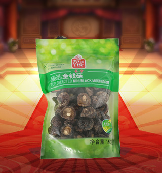 薈食(FINE LIFE)臻選金錢菇產(chǎn)自浙江麗水150g每袋，精選優(yōu)質(zhì)香菇，菇肉肥厚，色澤均勻，厚實圓潤，自然鮮美，味道純正，方便食用。香菇具有高蛋白、低脂肪和多種維生素等營養(yǎng)成分，可用來配菜、搭配煲湯、小炒等多種吃法。