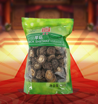 薈食(FINE LIFE)一級厚菇產(chǎn)自浙江麗水250g每袋，精選優(yōu)質(zhì)香菇，菇肉肥厚，色澤均勻，厚實圓潤，自然鮮美，味道純正，方便食用。香菇具有高蛋白、低脂肪和多種維生素等營養(yǎng)成分，可用來配菜、搭配煲湯、小炒等多種吃法。