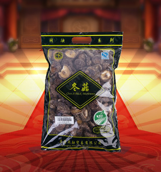 閩融冬菇產(chǎn)自浙江麗水250g每袋，冬菇營養(yǎng)豐富，蛋白質(zhì)含量高達19.55%。所含蛋白質(zhì)中有18種氨基酸，其中含量最高的是蛋氨酸占2.49%，其次為谷氨酸、天門冬氨酸、異亮氨酸、甘氨酸和丙氨酸。總氨基酸含量為16.86%。人體必需的8種氨基酸含量齊全，并且有豐富的B族維生素和鉀、鈉、鈣、鎂、鐵、鋅等礦質(zhì)元素