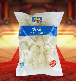 宜客(AKA)塊糖產(chǎn)自上海松江2kg每袋，采用新鮮上等的原料，領(lǐng)先的技術(shù)，使每一顆冰糖都晶晶亮，純度極高，質(zhì)量保證，放心安全。本產(chǎn)品采用的是袋裝的設(shè)計，食用和放置都是相對比較方便的，是您廚房常備品的好伙伴。本產(chǎn)品的每一顆冰糖都甘醇可口，晶瑩剔透，清甜滋潤。是您日常飲品，佐餐甜品的絕佳上選。